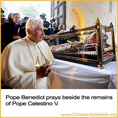 Pope Benedict prays beside the corpse of Pope Celestino V